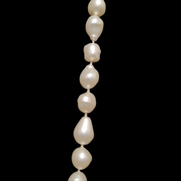 34" Vintage Fashion Faux Pearl Like Necklace Lot 3 - Picture 2 of 2